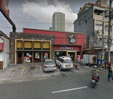 Max's Restaurant at 998 Roxas Blvd. Cor. Remedios St., Malate, .